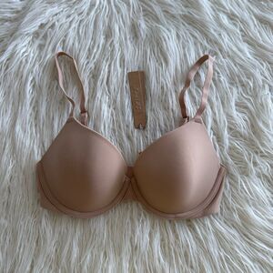 Skims Fits Everybody T-shirt Bra Clay Size 30D
